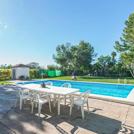 Beautiful In With Kitchen Holiday home