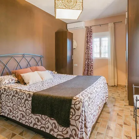 Beautiful In With Kitchen Holiday home *